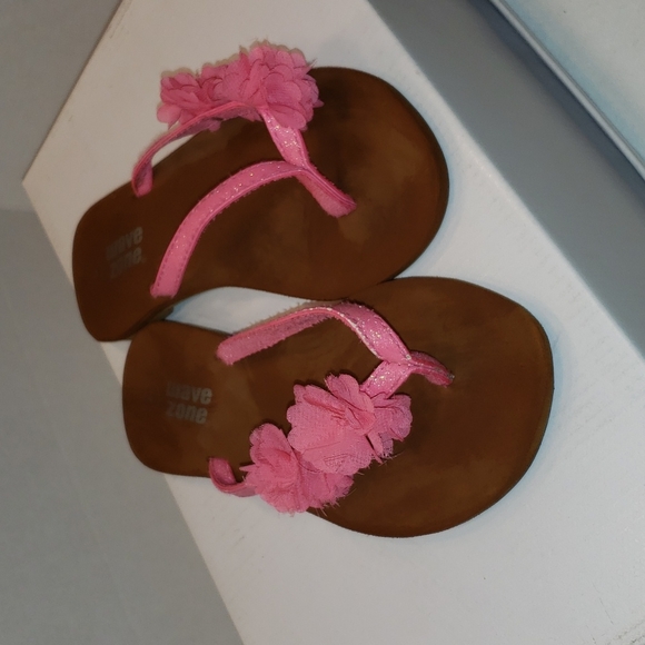 Cute Girl Flip Flop Sandal with Flowers‎ - Picture 1 of 3